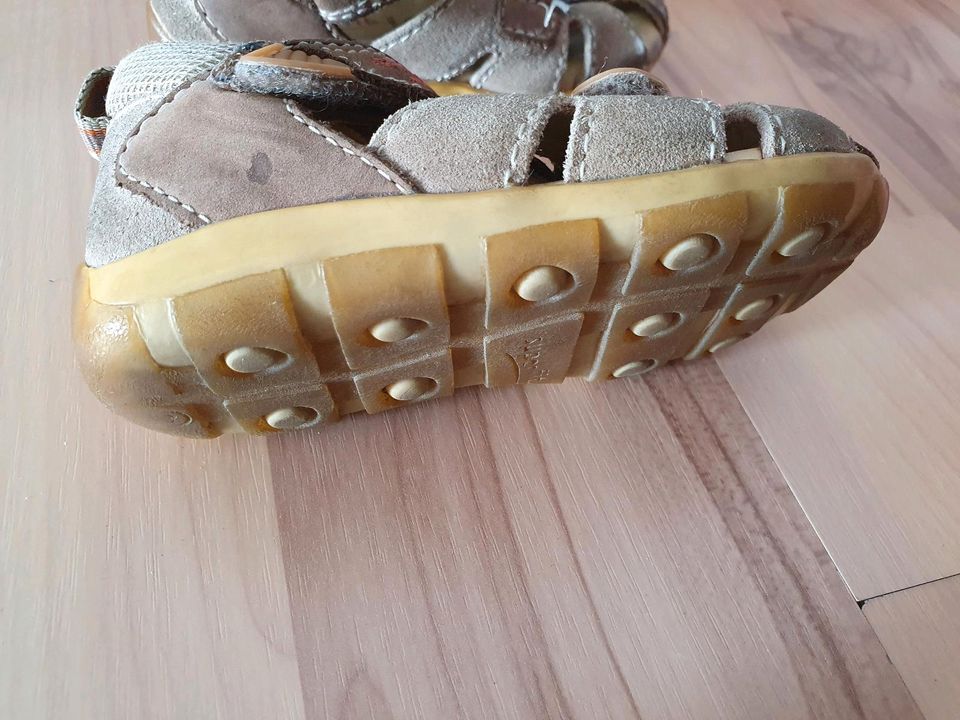 Super fit Schuhe Kind Sandalen braun beige Kind Größe 21 in Günzburg