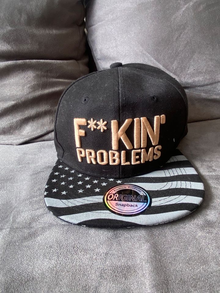 Snapback „F**kin‘ Problems“ in Ichenhausen