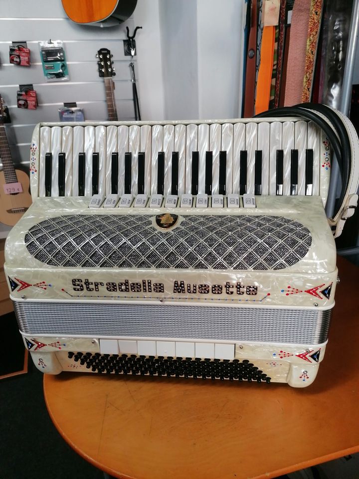 Akkordeon Stradella Musette  *3.250,-€ in Kiel