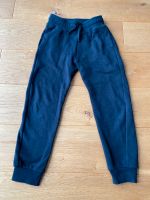 H&M Jogginghose innen angeraute Joggers Hose schwarz Junge Gr 122 Nordrhein-Westfalen - Schmallenberg Vorschau