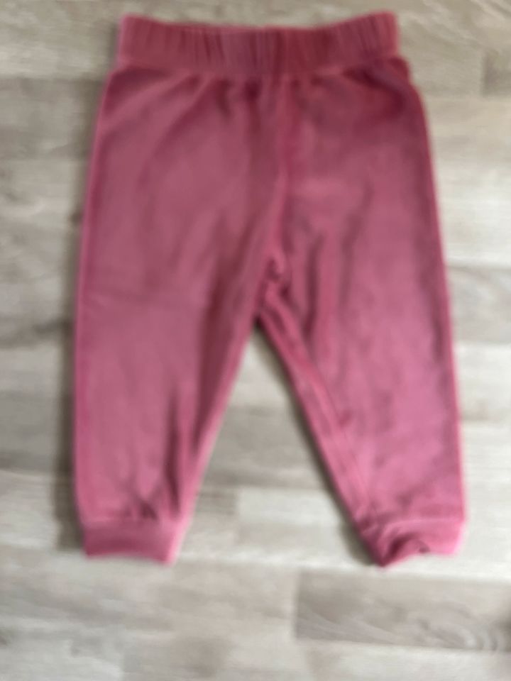 Mädchen Hose, neu in Größe 92 und 74/80 in Arnsberg