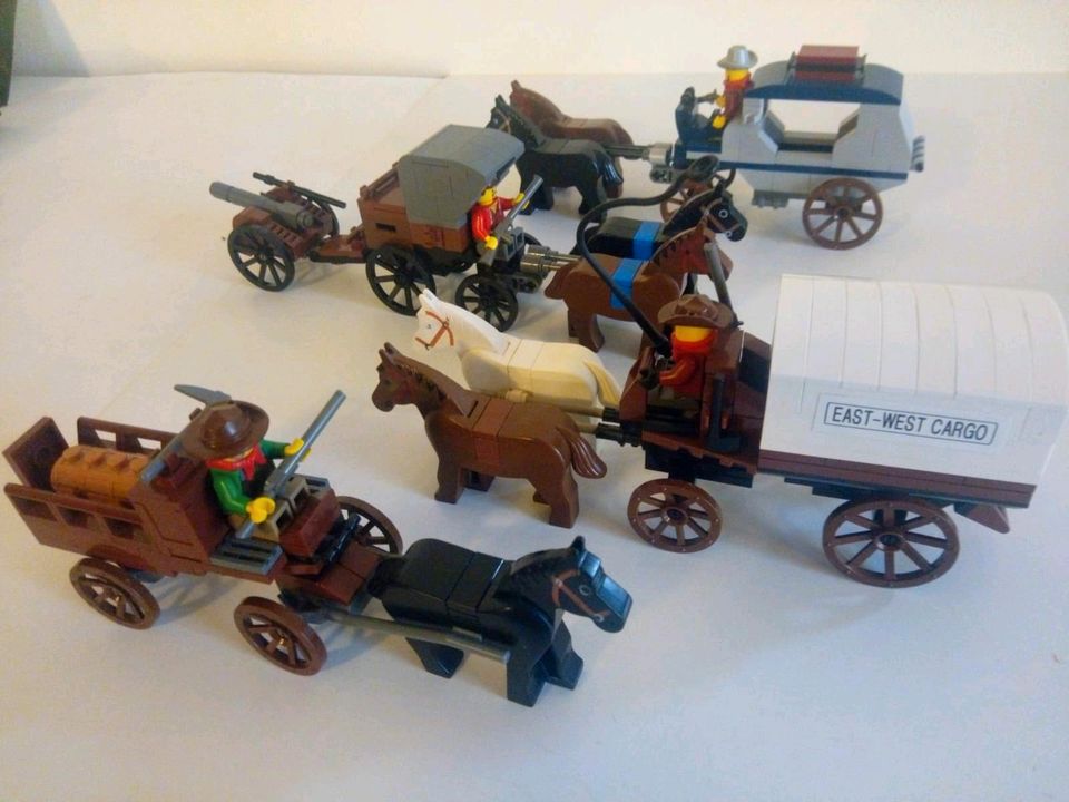 Lego Western Cowboys Kutsche Postkutsche Planwagen Kanone MOC in Königsfeld (Eifel)