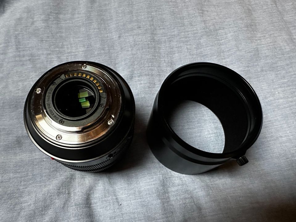 Panasonic Lumix g Leica 42.5mm f1.2 asph Objektiv in Brüggen
