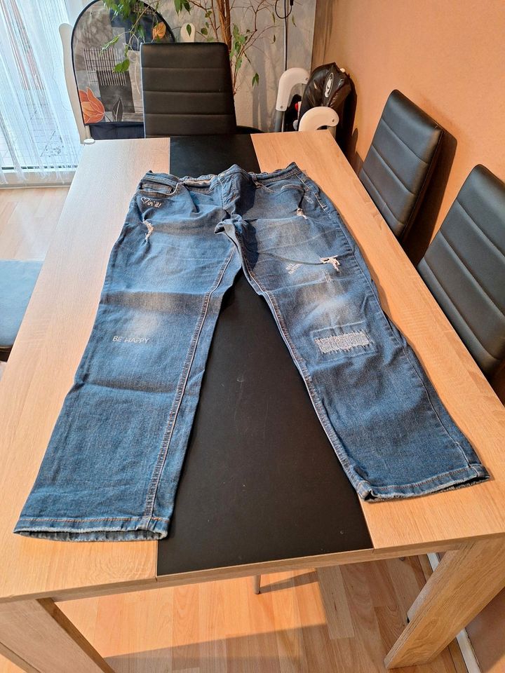 Verkaufe Schöne moderne blaue Damen Jeans Hose  für 6 Euro in Oberhausen