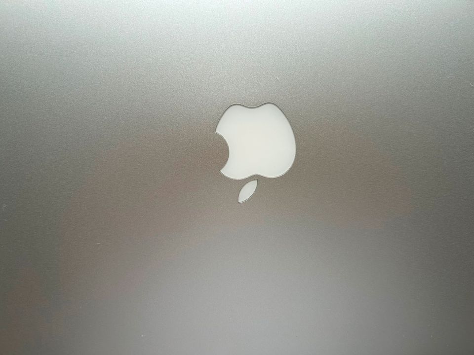 Apple MacBook Pro Retina 2015 - 15 Zoll  512 GB SSD in Berlin