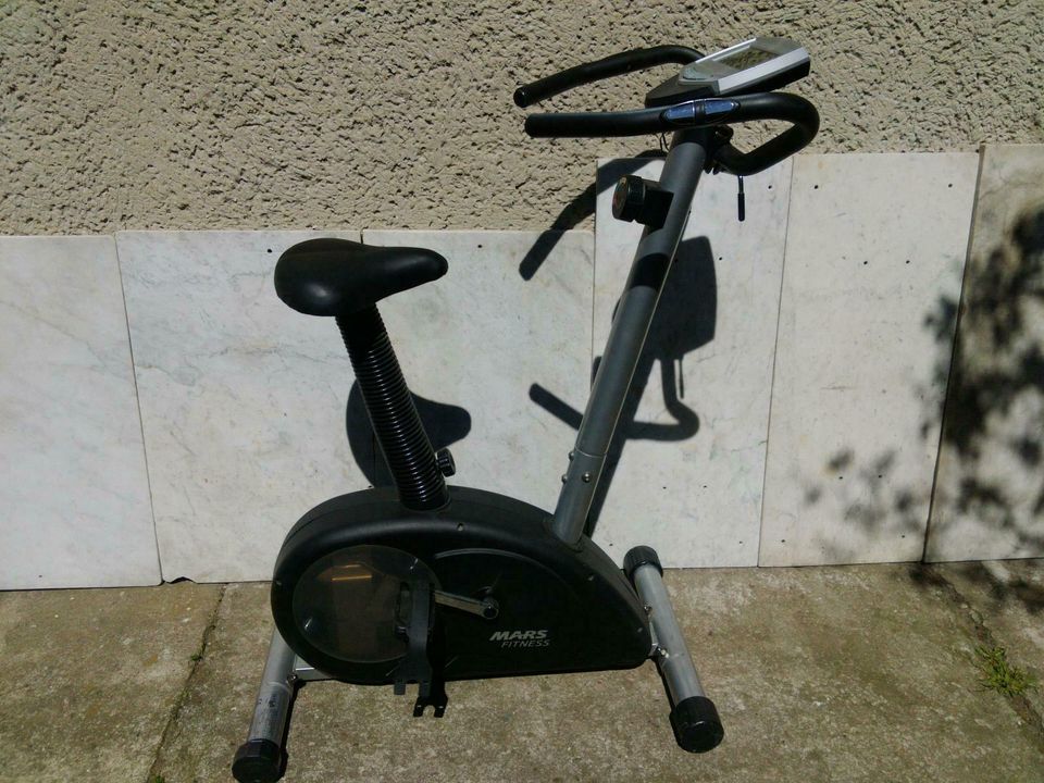 Heimtrainer 30€ & Beintrainer Kettler = 20-€ & Stepper =20,-€ in Berlin