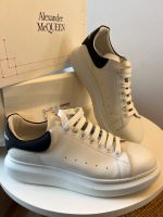 Alexander McQueen Sneaker weiss Larry 46 Top Zustand kstl.Versand Nordrhein-Westfalen - Gelsenkirchen Vorschau