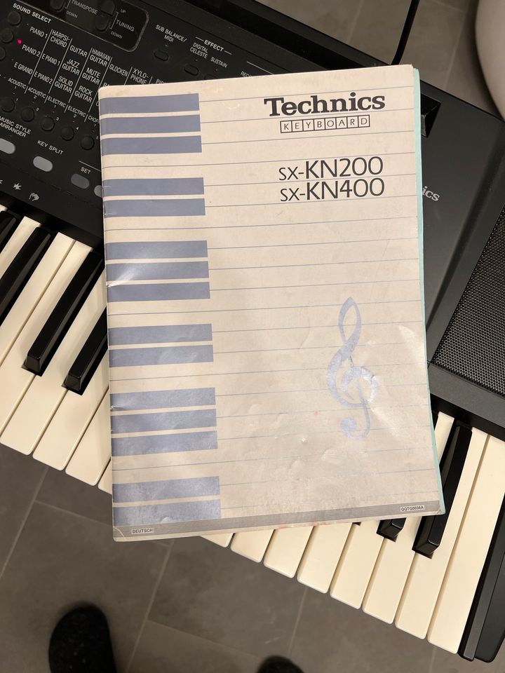 Keyboard Technics KN400+Ständer+Tasche in Ismaning