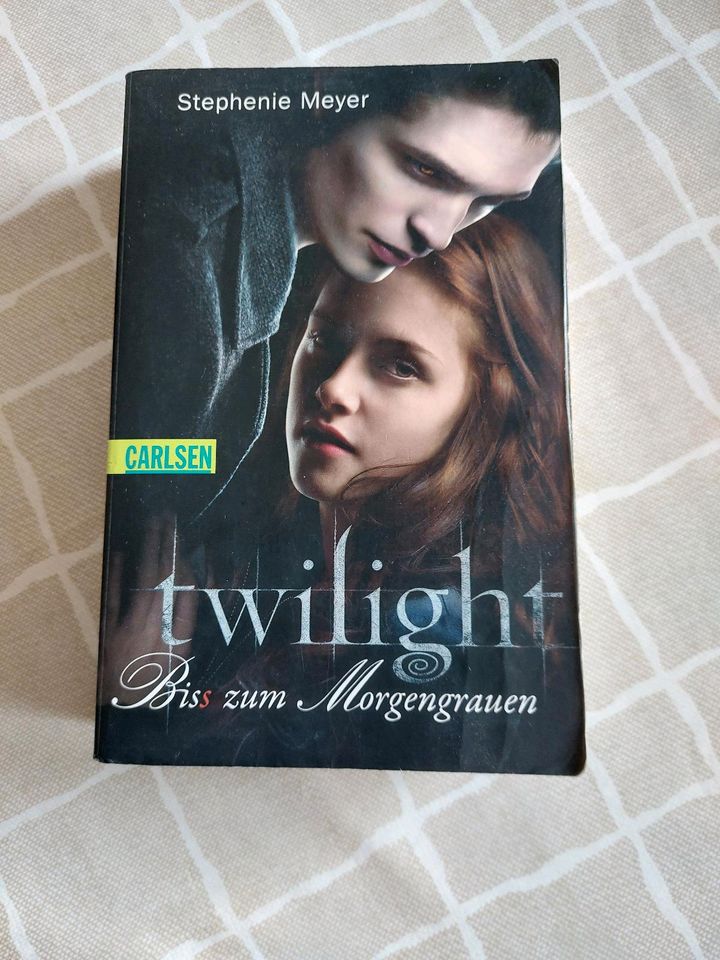 Stephenie Meyer, Twilight Trilogie dt./engl. in Waldbrunn