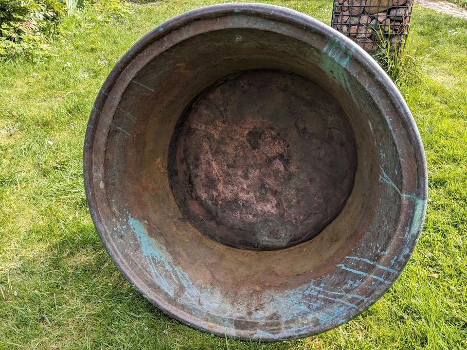 Sehr alter Kupferkessel Waschkessel aus Kupfer in Falkensee