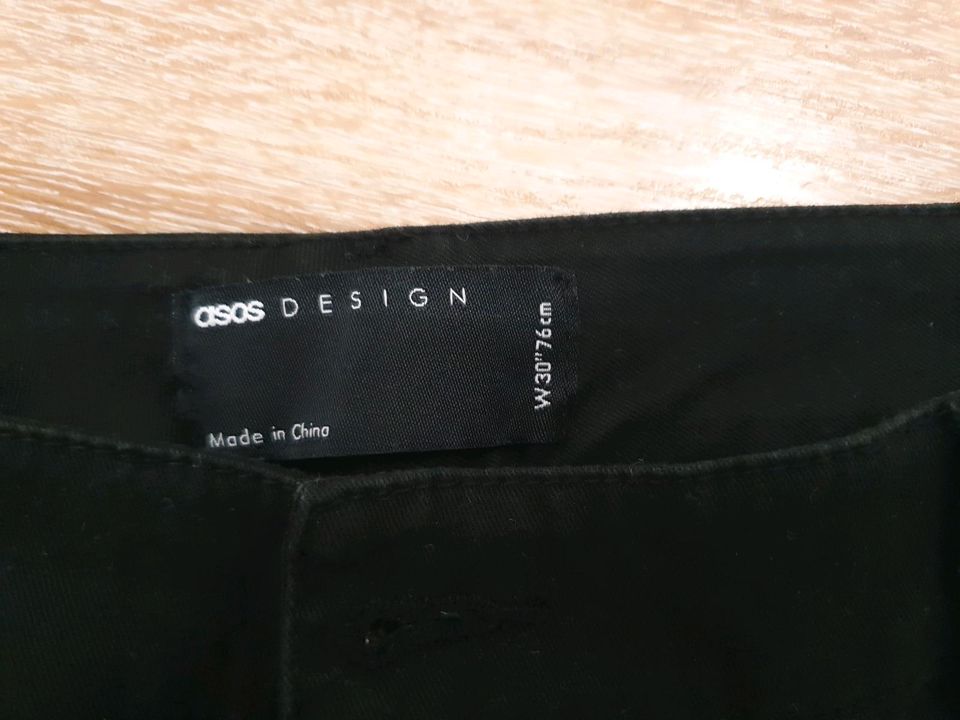 Shorts asos W30 schwarz in Markkleeberg