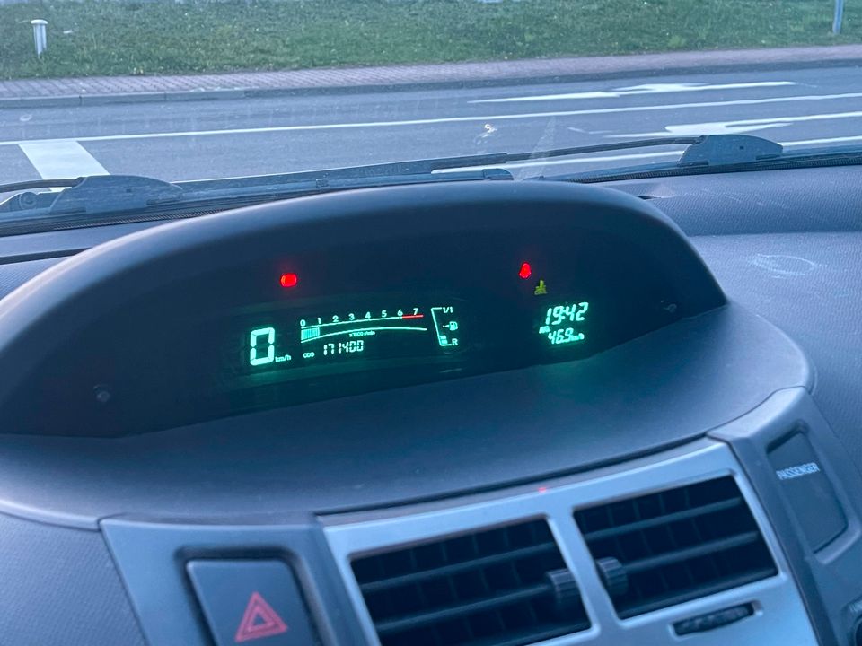 Toyota Yaris 1,0* Klima * TÜV NEU* Isofix* 5 Türer in Röhrsdorf