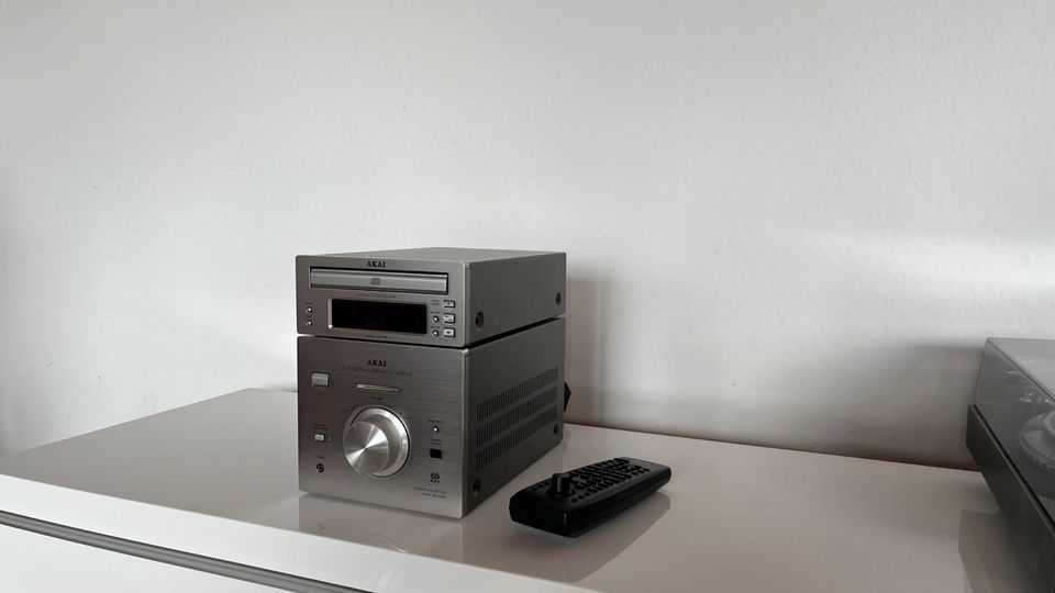 Akai AA-R503 und CD500 high-end Micro Component System in Tübingen