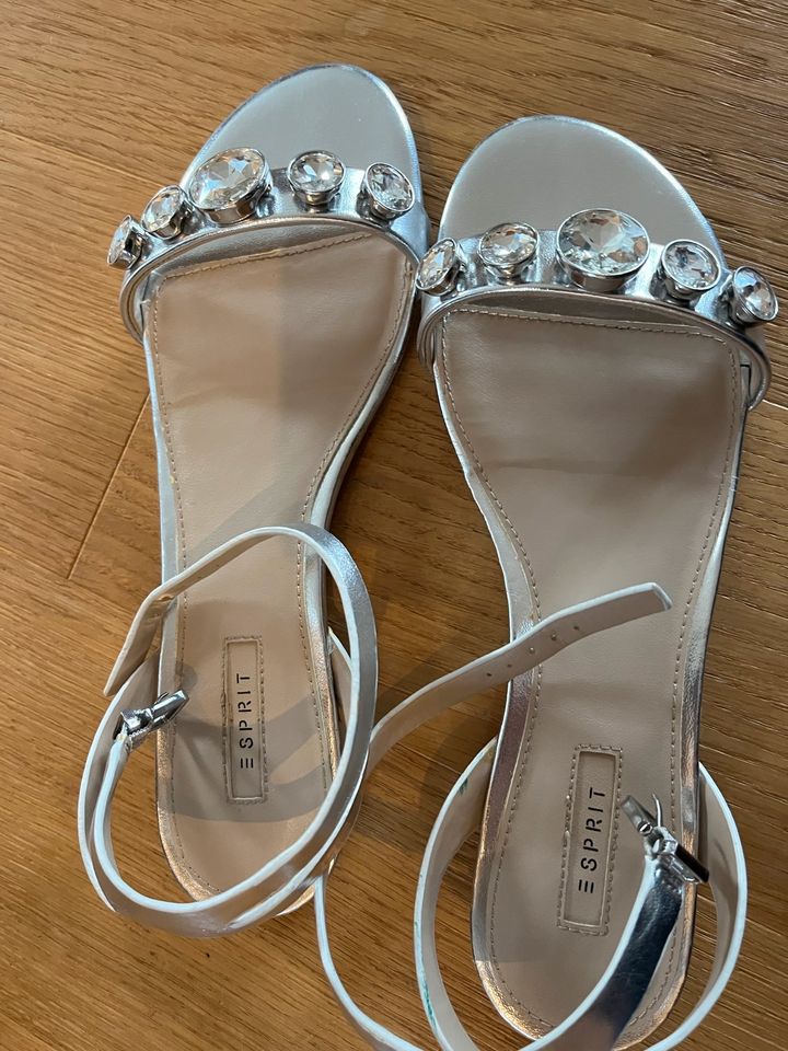 Esprit Sandalen Hochzeit neuwertig Gr. 40 in Reutlingen