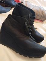 Keilabsatz-Schuhe Niedersachsen - Helmstedt Vorschau
