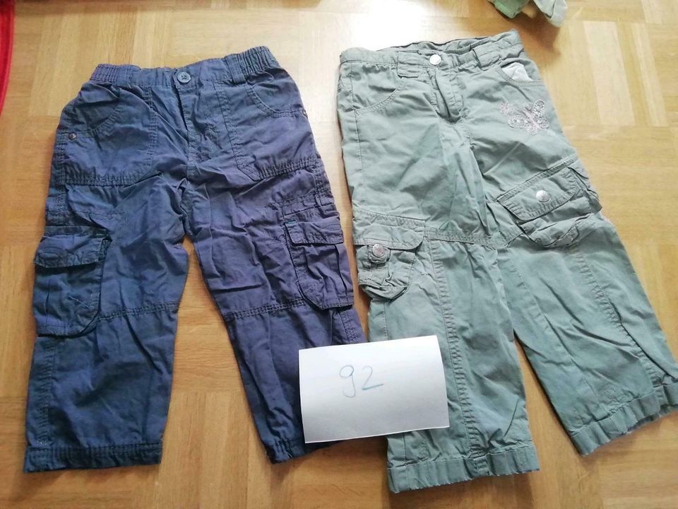 0,50€ kurze und lange Hosen Pullover Kleid Leggins 92 in Nürnberg (Mittelfr)