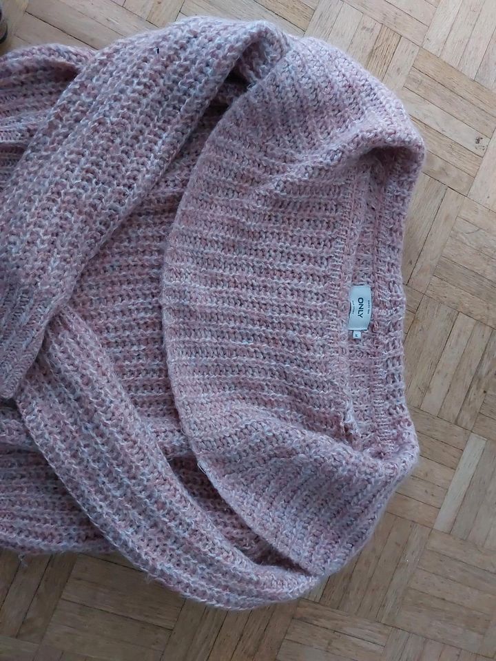 Strickpulli von only mit Carmenausschnitt in Mandelbachtal