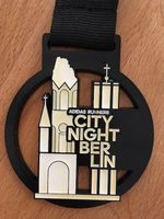 Finisher Medaille adidas Runners City Night Berlin Nachtlauf 2021 Berlin - Mitte Vorschau