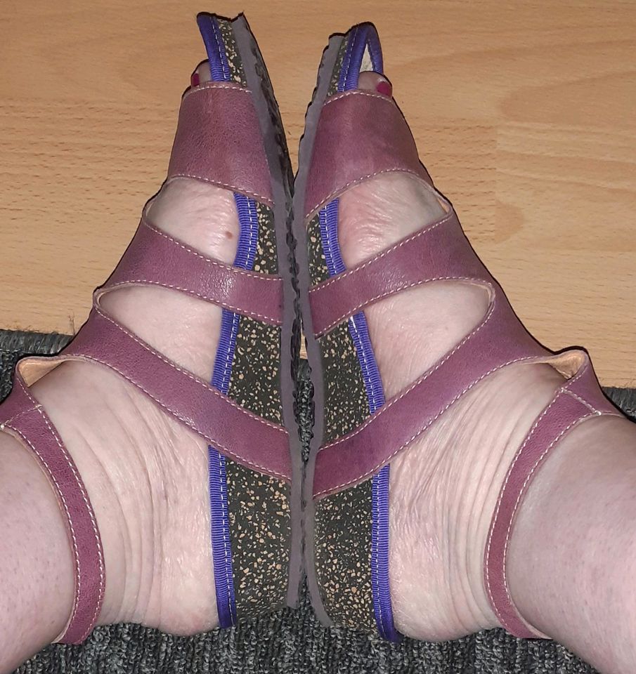 Think Sandalen,40, Lila/Violett, Fussbett, sehr gut in Berlin