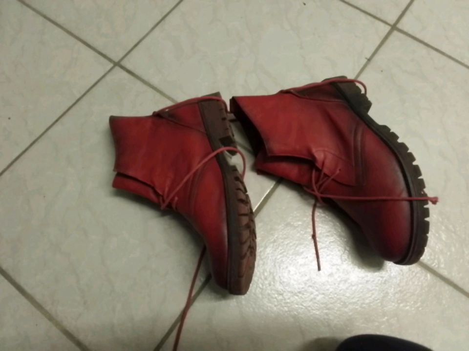 Damen Leder Schuhe in rot. in Recklinghausen