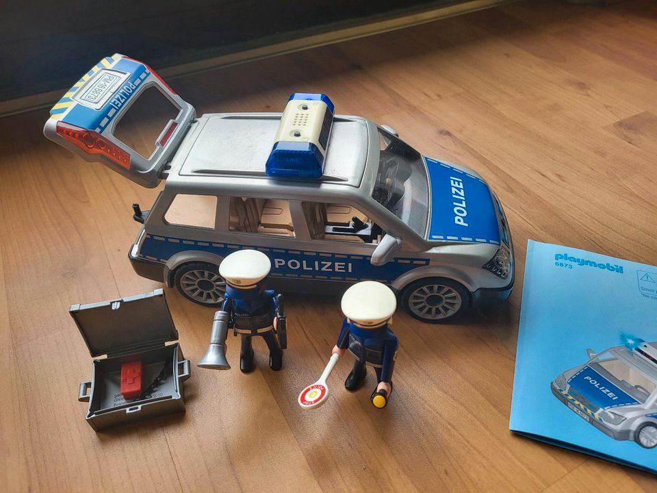 Playmobil 6873 City Action Polizei Einsatzwagen in Burg