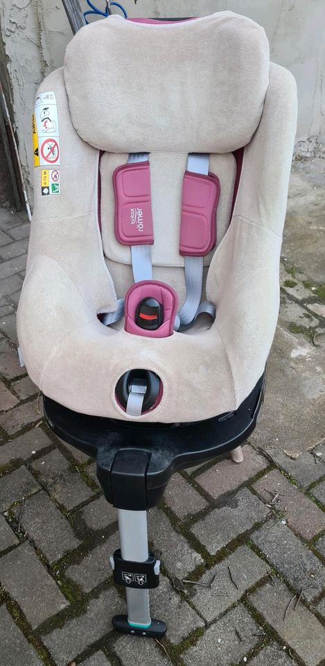 Britax Römer Dualfix M i-size Reboarder in Weißenfels