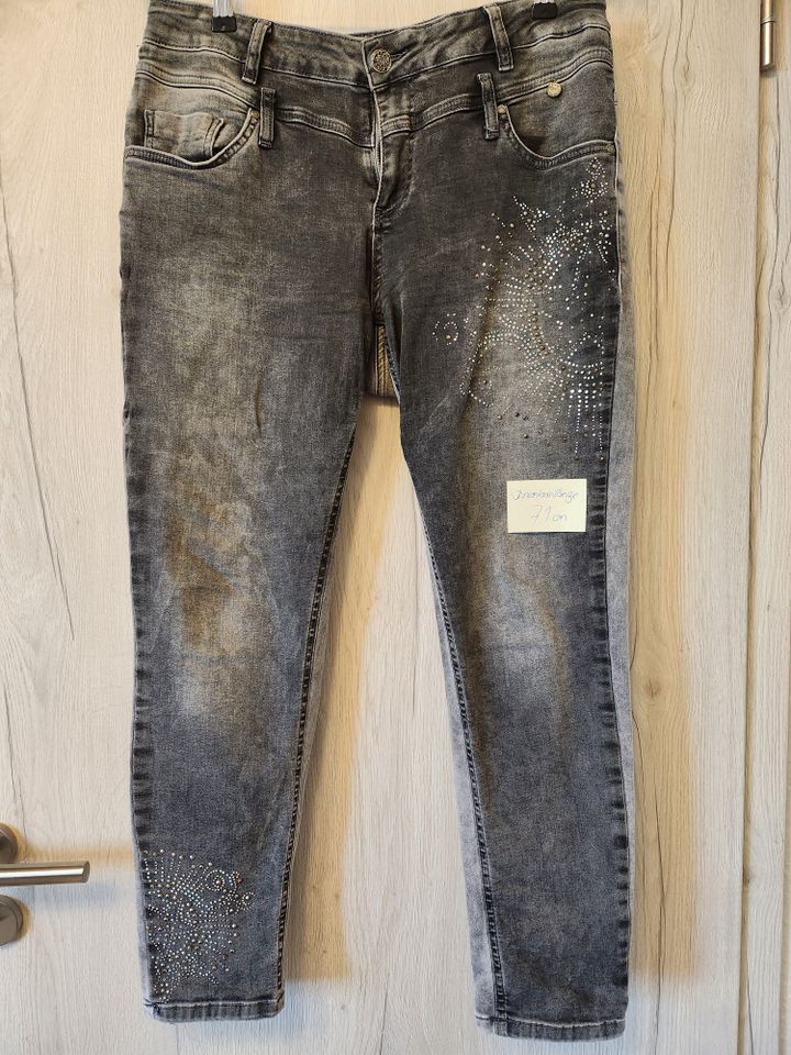 Stretchjeans von tredy, Gr. 42, grau in Rees