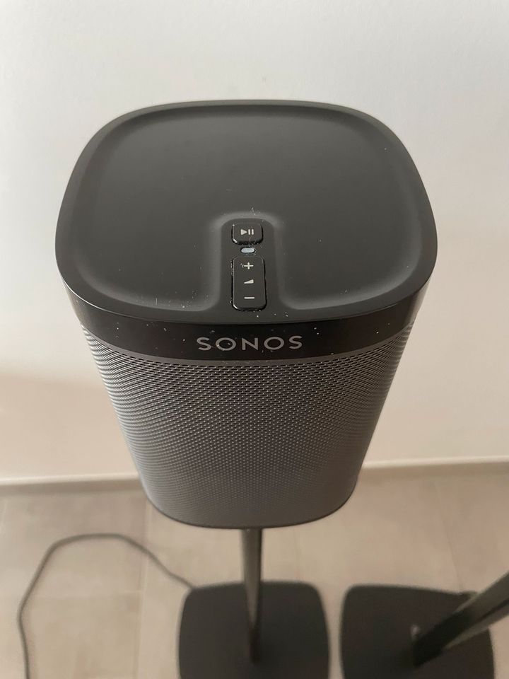 Zwei Sonos Play1  mit Ständer in Rheine