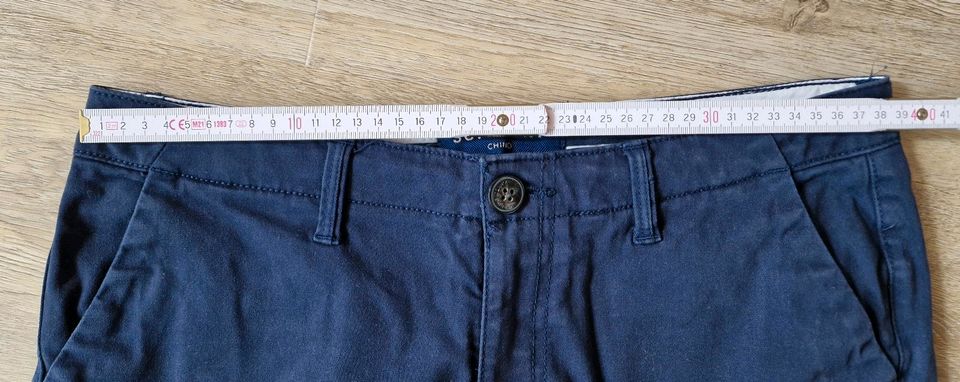 Damen Superdry Chino Shorts Gr. 36 in Gomaringen