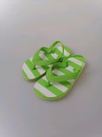 *Neu* Flip Flops 25 Badeschuhe Zehentrenner grün weiß Baden-Württemberg - Renningen Vorschau