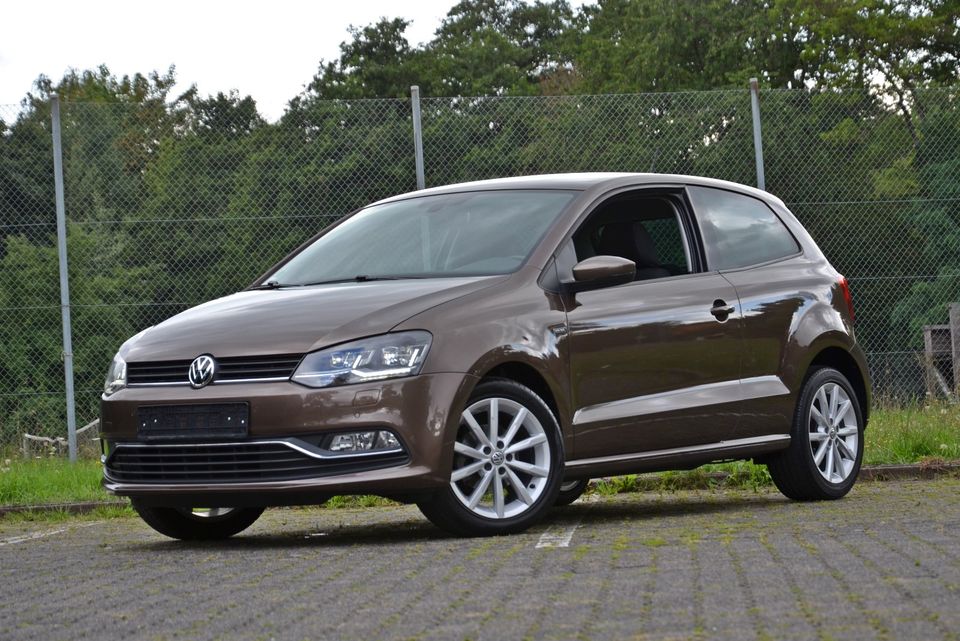 Volkswagen Polo 1.2 TSI Lounge / LED / Klimaautomatik / Tempomat in Alsfeld