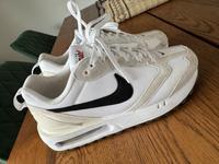 Nike Schuhe Größe 38,5 selten getragen Bayern - Wilhermsdorf Vorschau