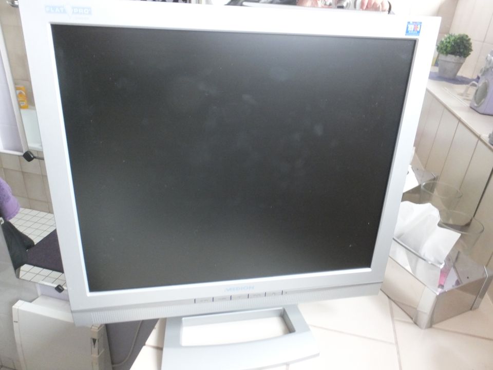 Medion MD32119 PR 48cm (19 Zoll) TFT Flachbildschirm Monitor gebr in Aachen