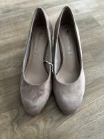 Damen Pumps Tamaris gr. 39 dusty Rose neu Nordrhein-Westfalen - Kierspe Vorschau