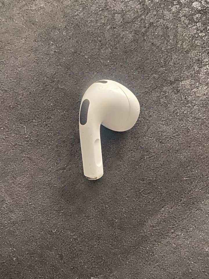 Apple AirPods 3. Generation Kopfhörer rechts in Bremen