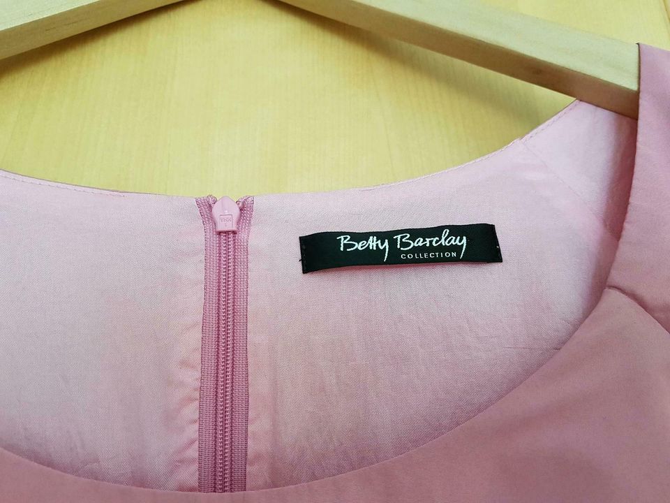 Süßes pastellfarbenes Sommerkleid von Betty Barclay ❤ in Unterhaching