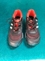 adidas Turnschuhe Größe 39 1 /3 Niedersachsen - Wedemark Vorschau