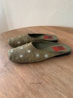 Schuhe, Schläppchen aus Seide, Größe 39 Niedersachsen - Bissendorf Vorschau