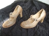 BELSTAFF DAMEN LEDER SANDALEN / SCHUHE / PUMPS GR. 40 Hessen - Felsberg Vorschau