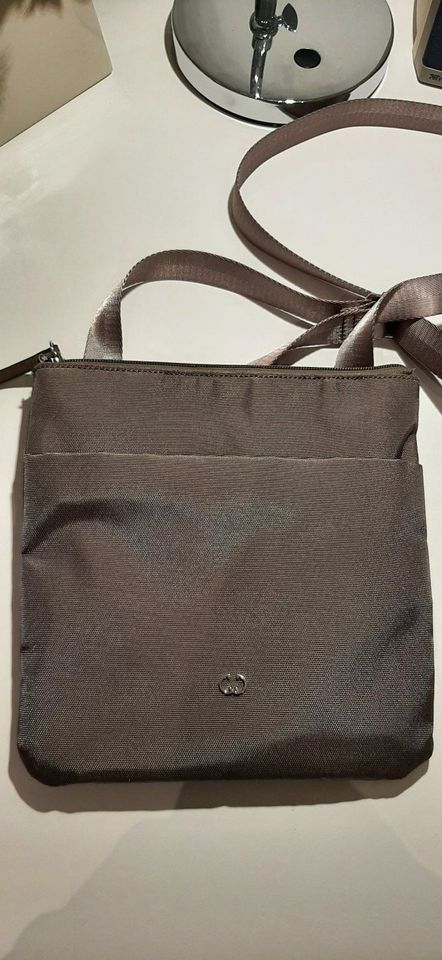 kleine Handtasche "Gerry Weber", Farbe taupe in Bocholt