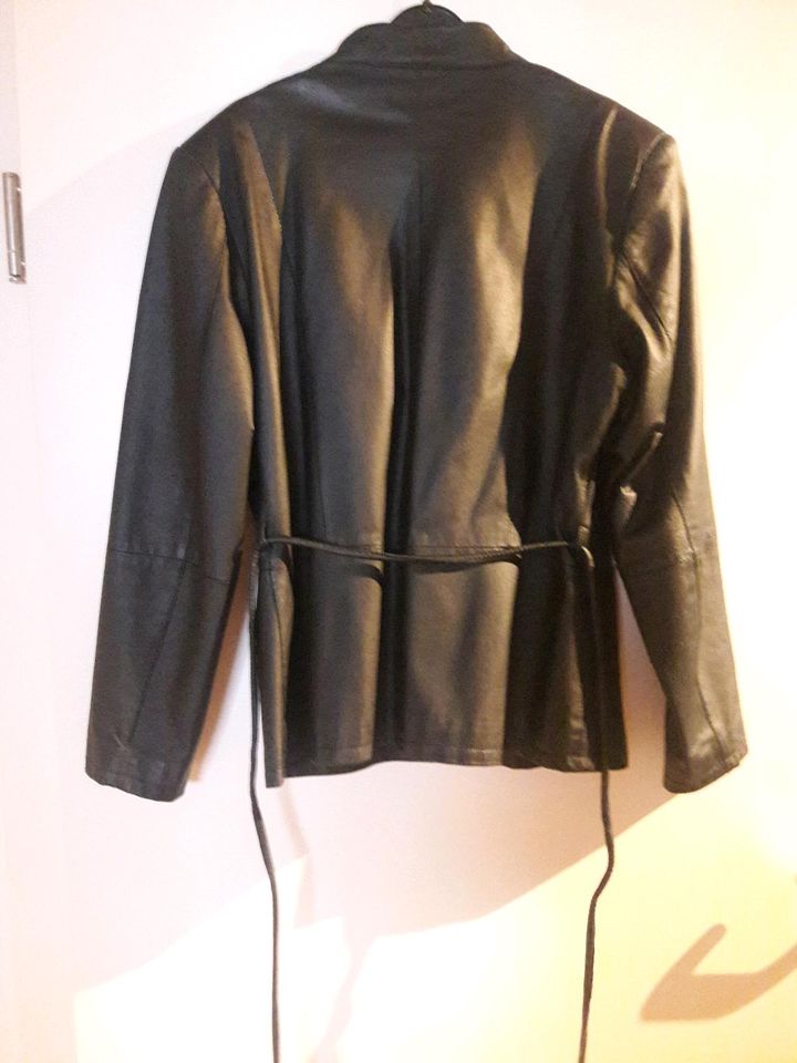 Lederjacke Damen in Isernhagen