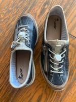 Damen  Sportschuhe Essen - Frillendorf Vorschau