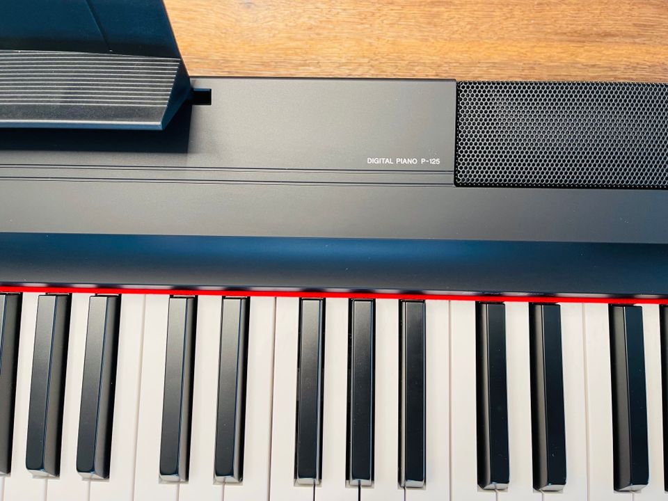 YAMAHA P-125 Digital Piano, schwarz (NEU, unbenutzt) in Mainburg