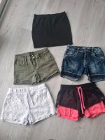 4x Shorts / 1x Rock ca. Gr.S Nordrhein-Westfalen - Radevormwald Vorschau