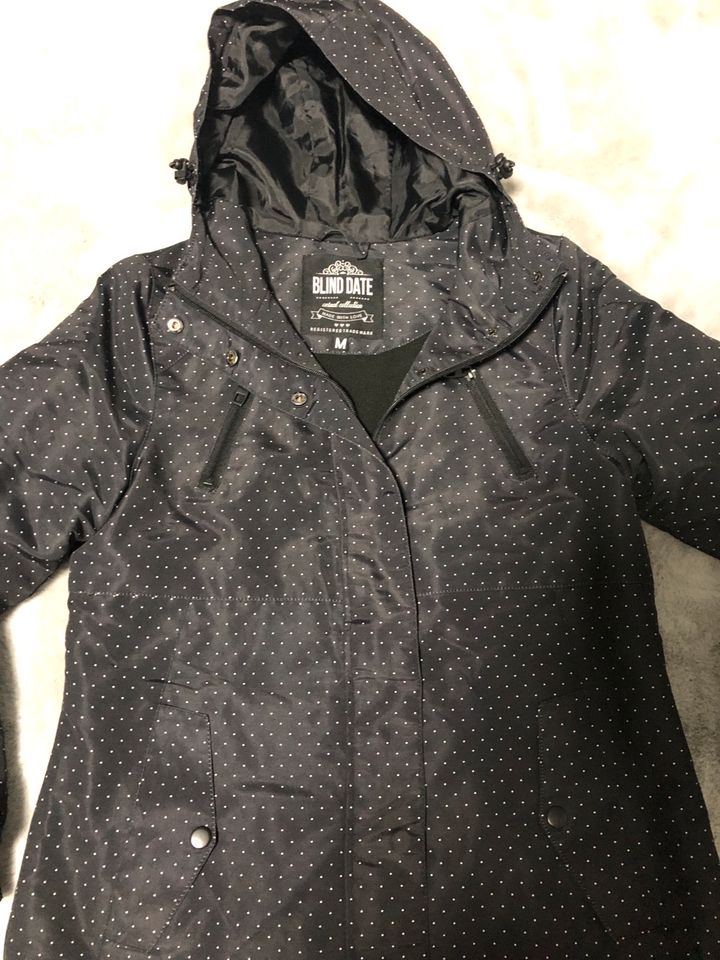 Blind Date Übergangsjacke Jacke schwarz weiße Punkte Größe M in Neustrelitz
