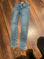 Jeans Hose Tommy Hilfiger Gr.152 slimfit Nordrhein-Westfalen - Mönchengladbach Vorschau