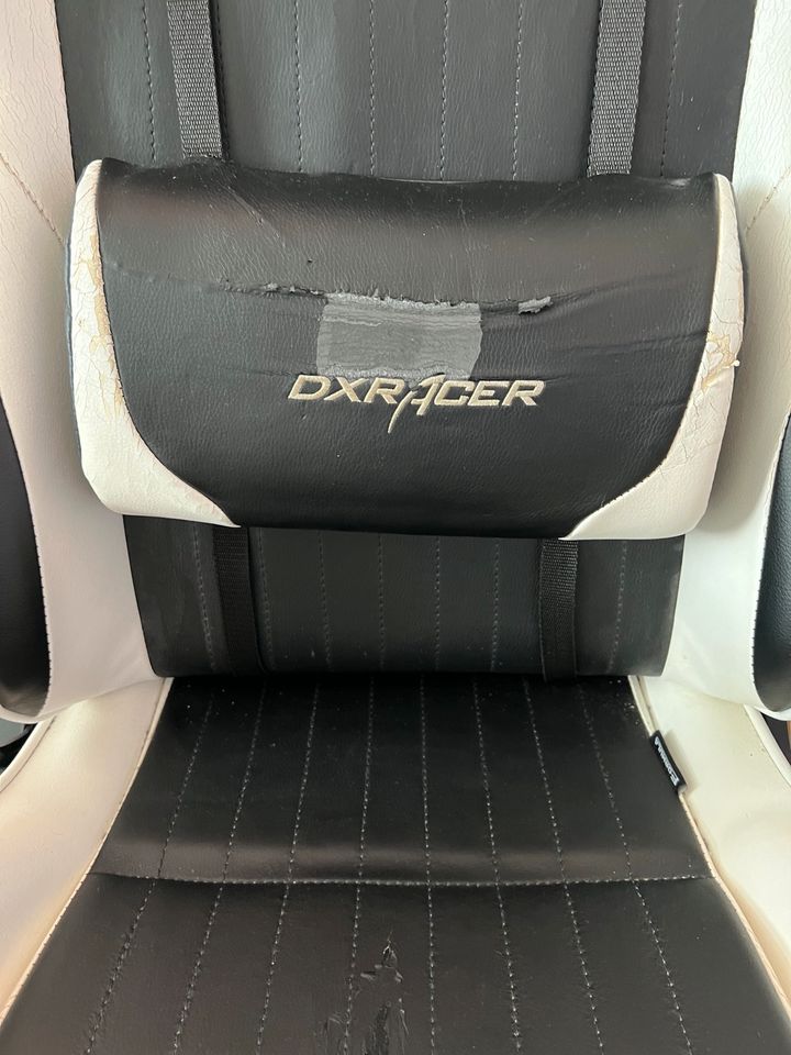 DX Racer 6 OH/FD32/NW Gaming Stuhl XXL schwarz-weiß in Berlin