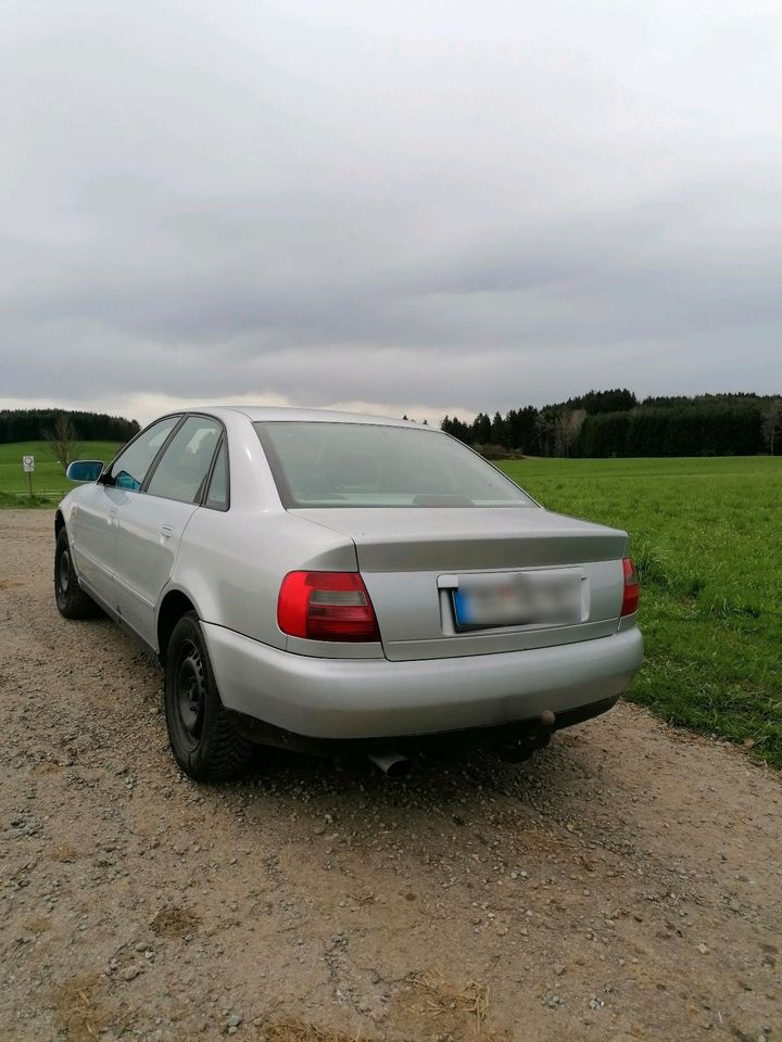 Audi a4 b5 Tüv bis 11/25 in Wangen im Allgäu