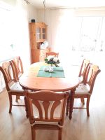 Tisch und 6 Stühle, massiv Holz Niedersachsen - Burgdorf Vorschau