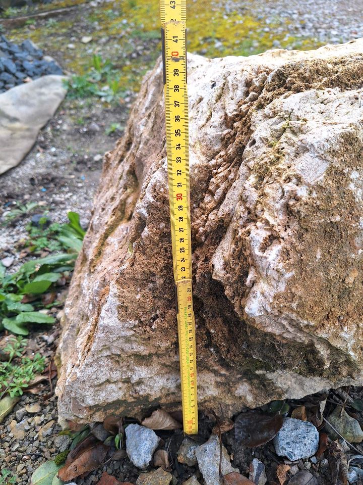 Naturstein Zierstein Findling Travertin Block riesig schwer in Bad Langensalza